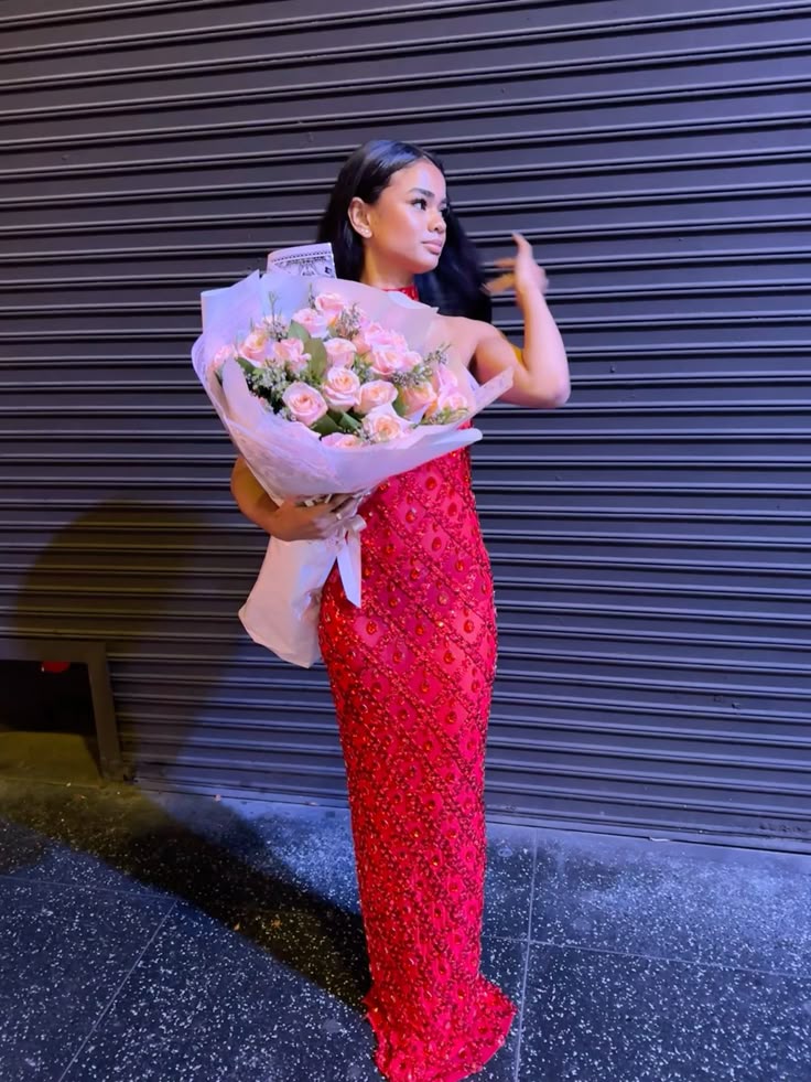 Renkli ve Enerjik Elbiseler Doğum Günü Kombin Fikirleri alt.