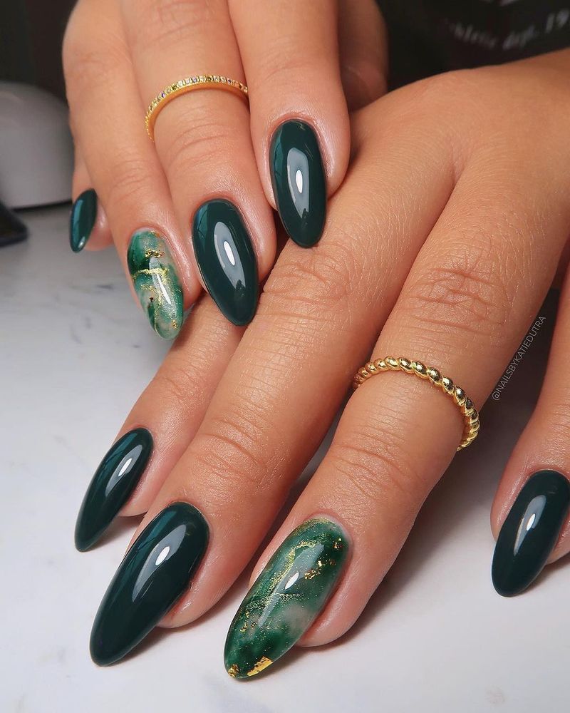 Emerald Green Nails alt