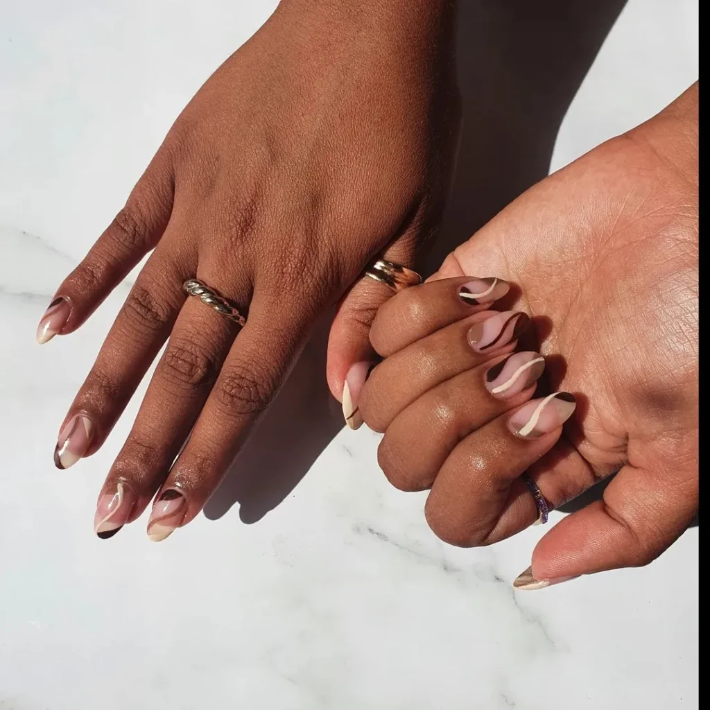 Fall Nails Wavy Patterned Nail Art alt